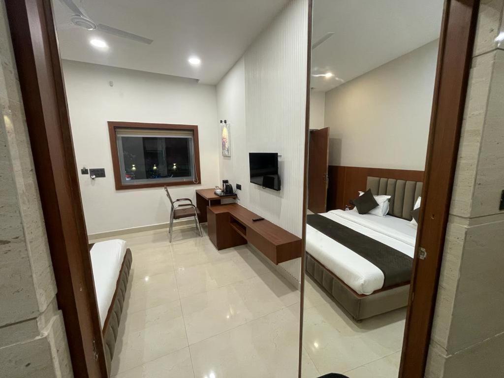 The Kedar Resort Mathura Exterior photo