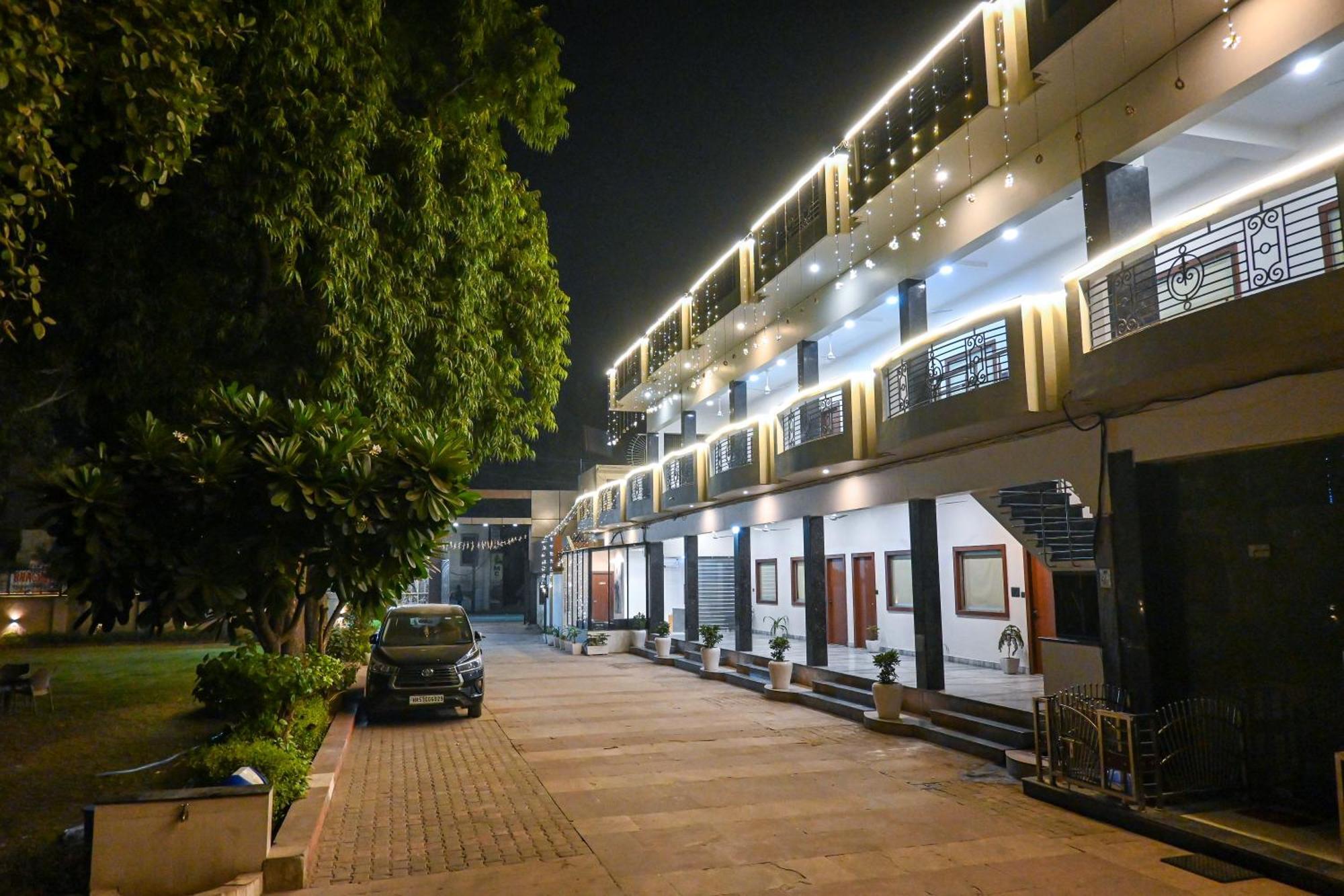 The Kedar Resort Mathura Exterior photo